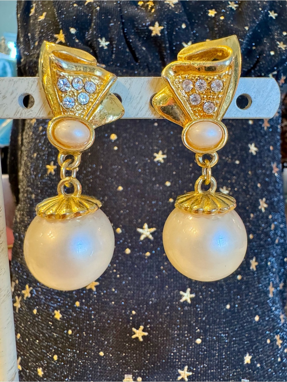 VTG 1980s Chunky Gold Drop Pearl Rhinestone Clip-On Statement Earrings